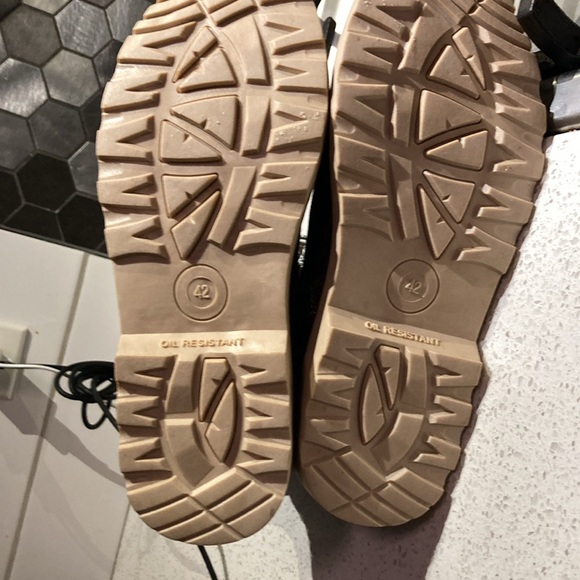 Women’s Spring/Fall boot - Picture 3 of 5